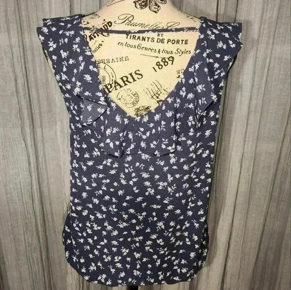 By&By ruffled Blouse, size M - Picture 5 of 10